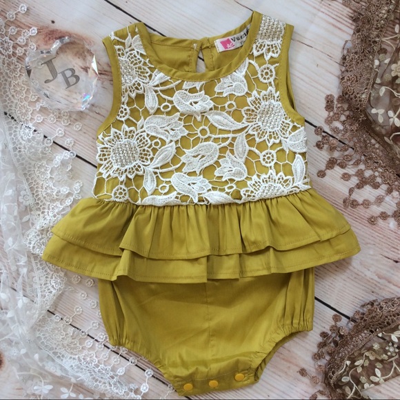 Boutique Baby Girl Lace & Ruffle Romper - Picture 3 of 4